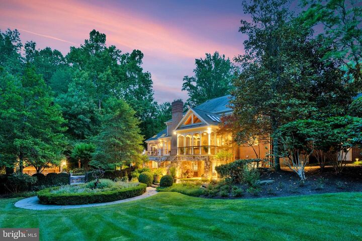 Property Photo: 8014 Greenwich Woods Drive VA 22102