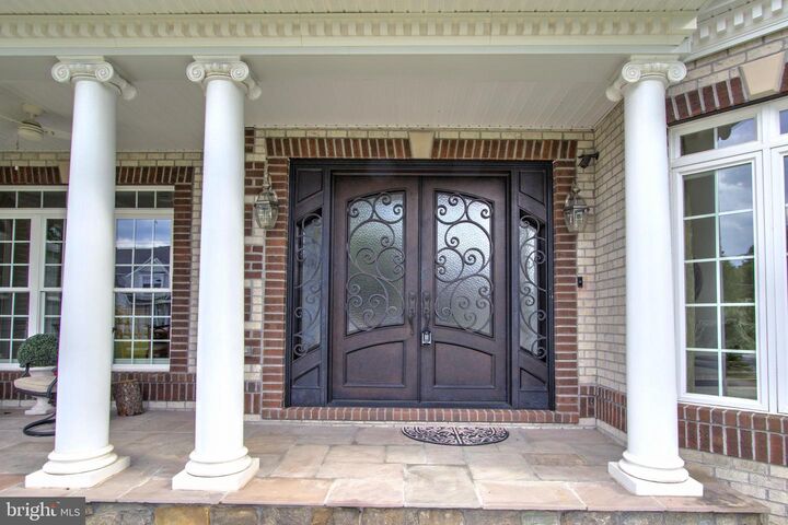 Property Photo:  9813 Sunrise Road  VA 22181 