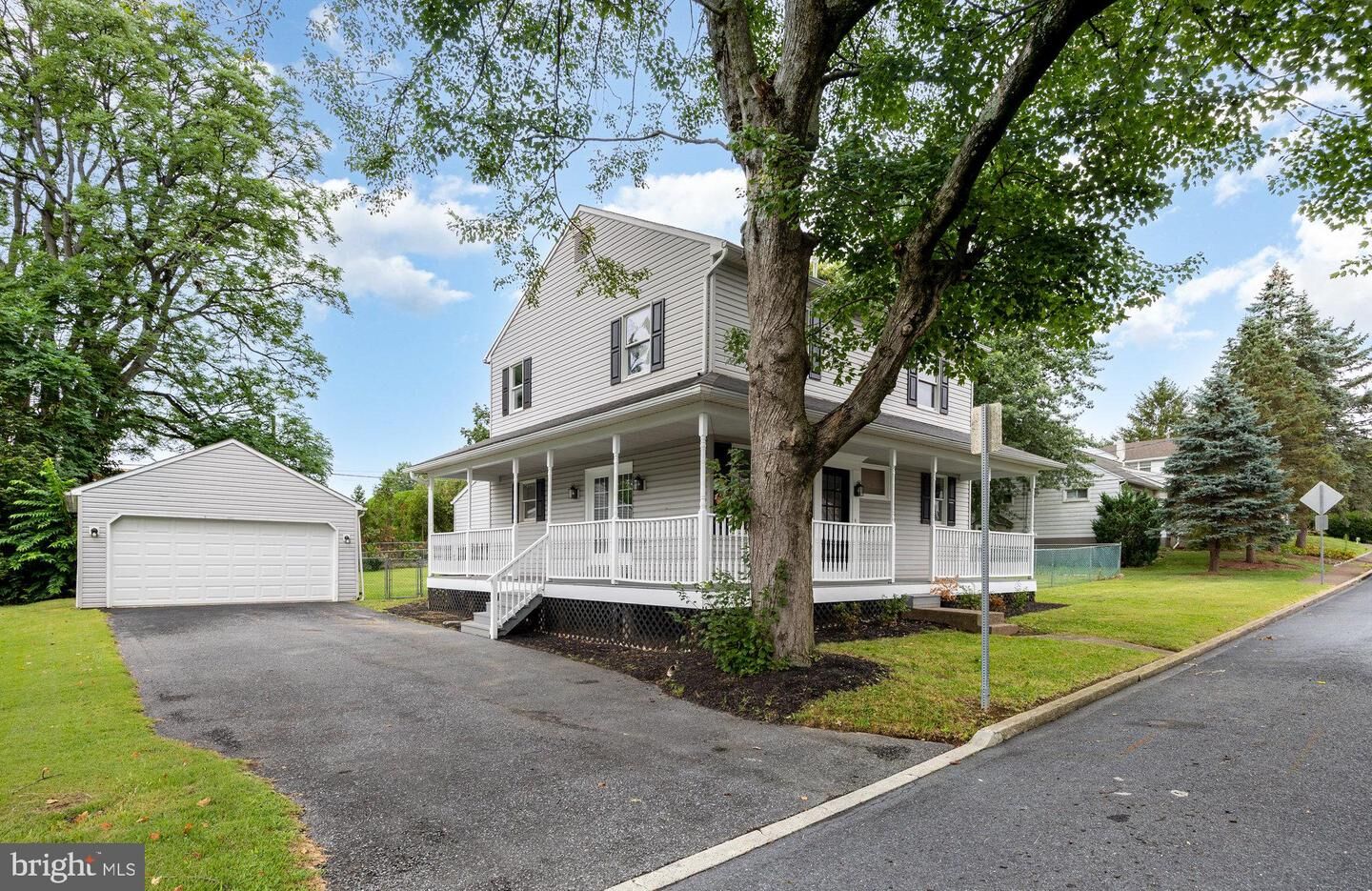 Property Photo:  213 Redwood Street  PA 17109 