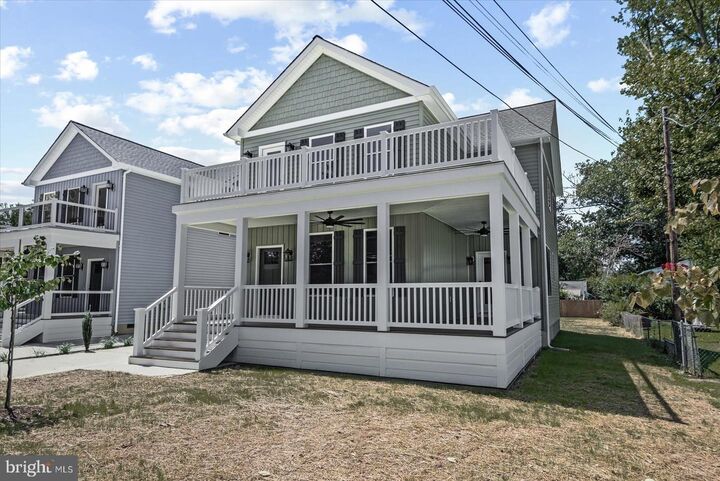 Property Photo: 702 Taggart Street VA 22443