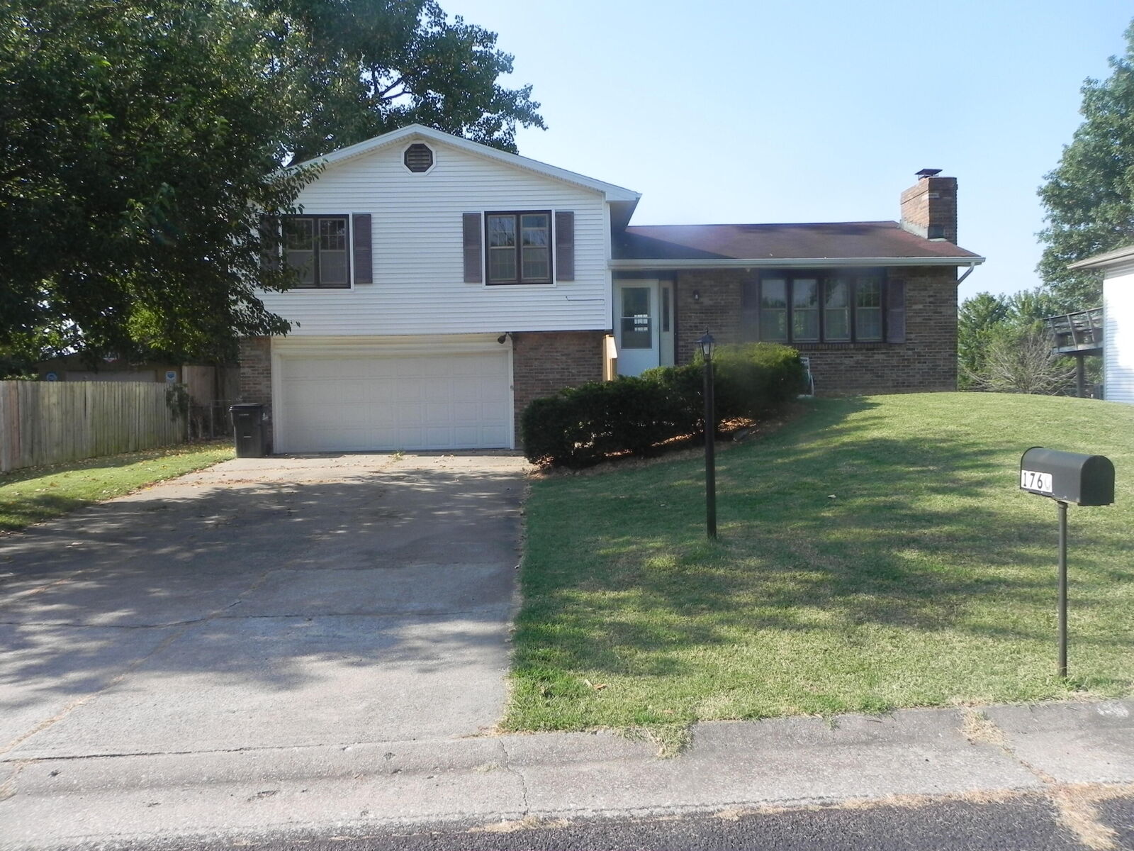Property Photo: 1760 E Eldorado Dr MO 65202