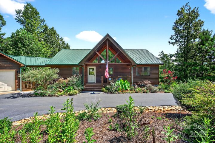 Property Photo:  26 Lakeview Trail  NC 28761 