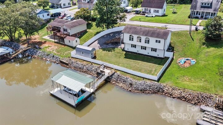 Property Photo: 209 Catawba Avenue NC 28601