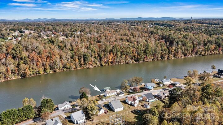 Property Photo: 209 Catawba Avenue NC 28601