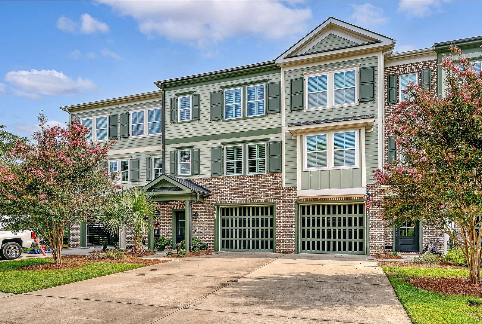 Property Photo: 305 Etiwan Pointe Drive SC 29464