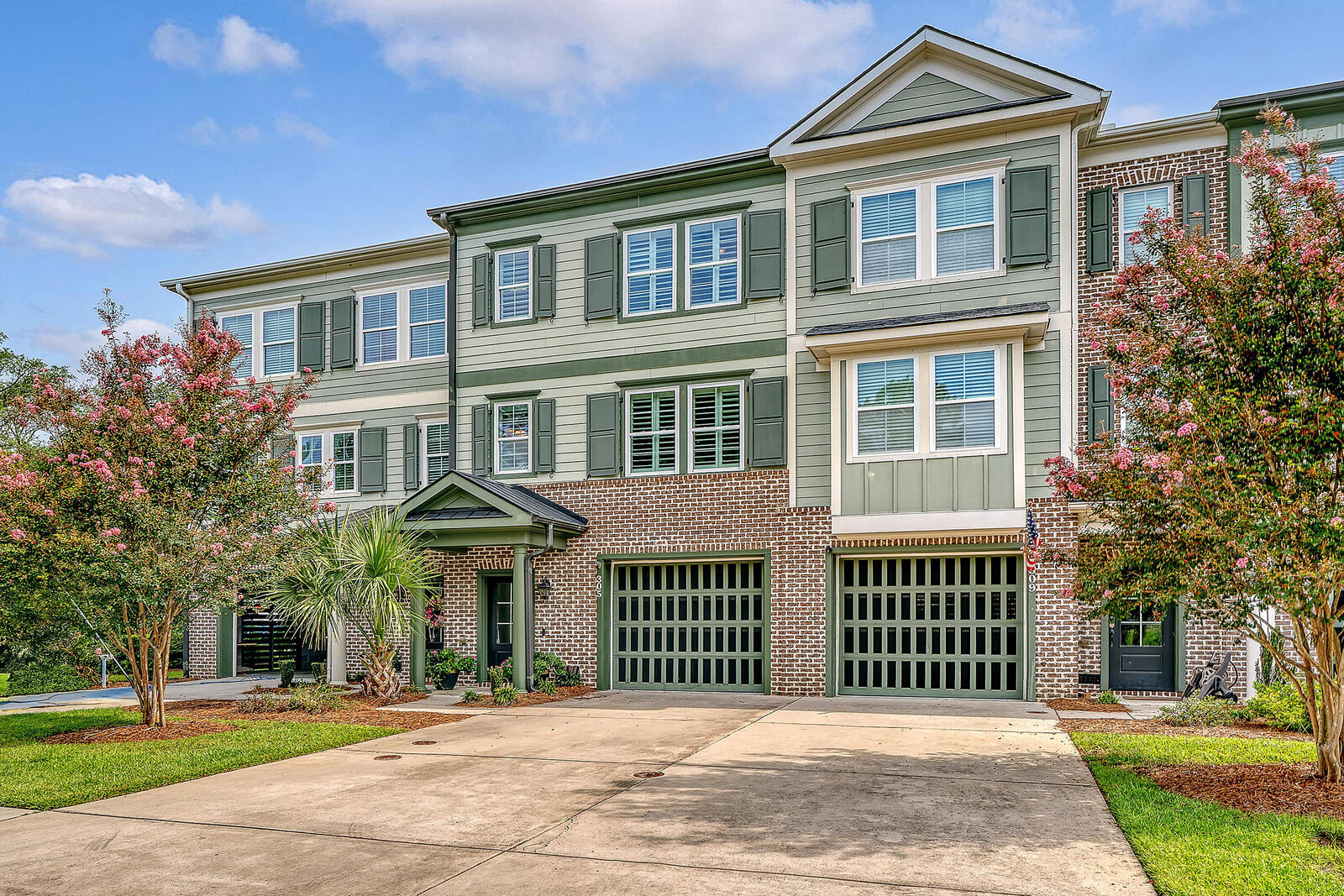 Property Photo: 305 Etiwan Pointe Drive SC 29464