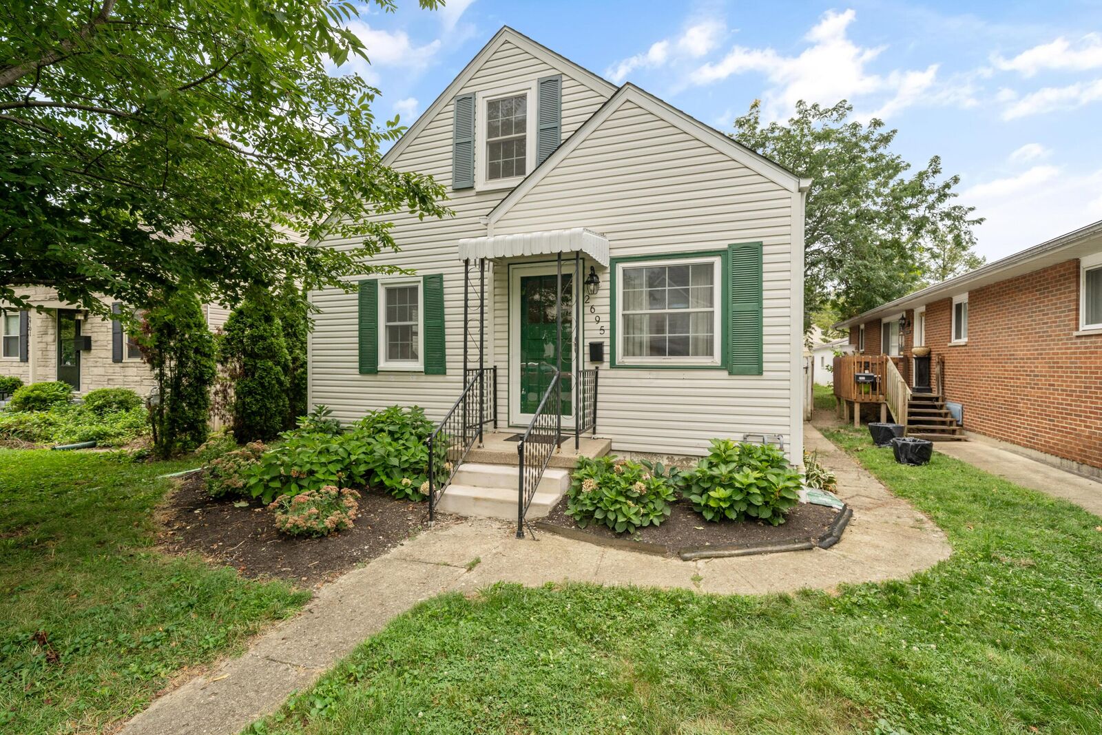 Property Photo: 2695 Bellwood Avenue OH 43209