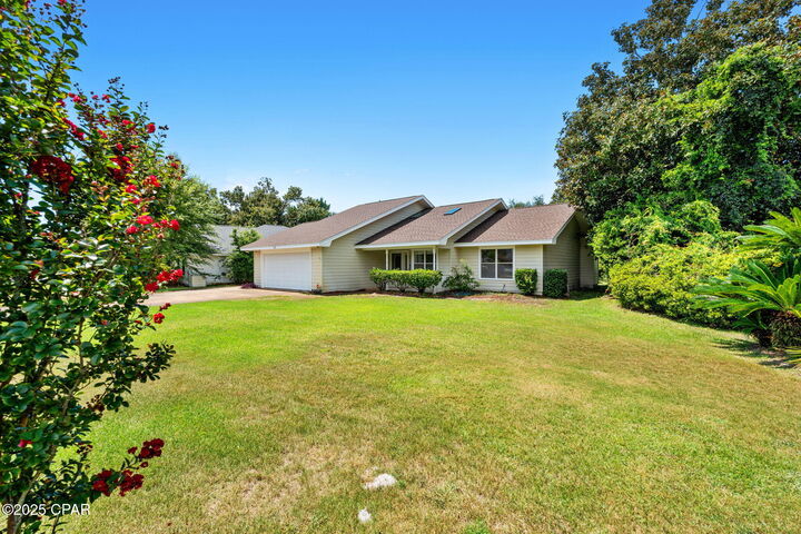 Property Photo: 151 Marlin Circle FL 32408