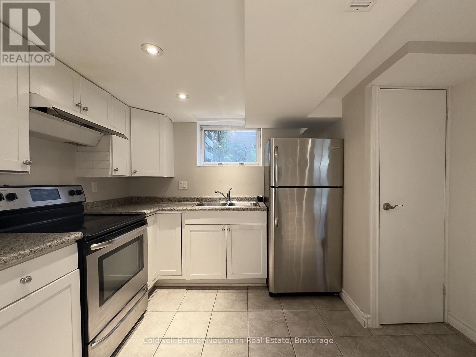 Property Photo:  17 Ottawa Crescent Lower  ON N1E 2A4 