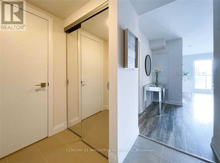 Property Photo: 18 Uptown Drive 718 ON L3R 5M5