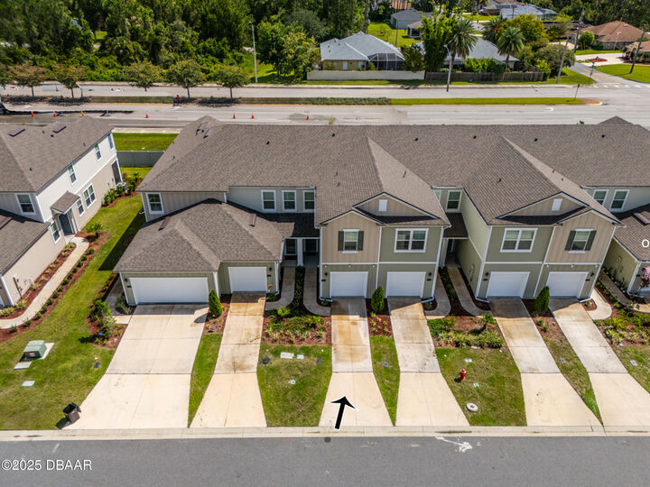 Property Photo: 71 Redbud Road FL 32137
