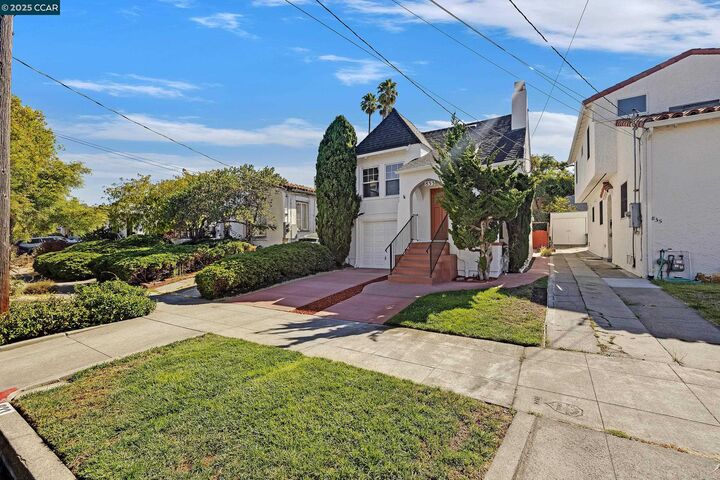 Property Photo:  833 Santa Fe Ave  CA 94706 