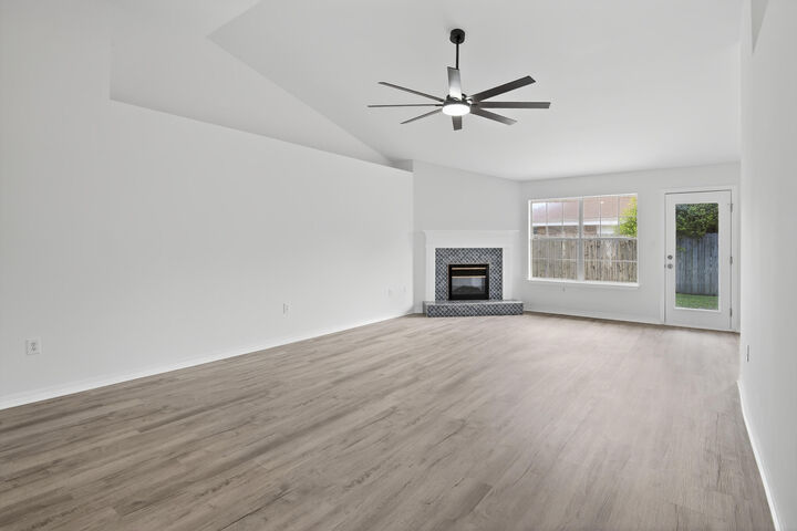 Property Photo: 151 Beacon Way FL 32459