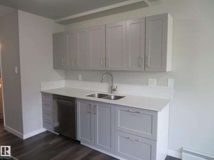 Property Photo: 7805 159 Street NW 205 AB T5R 2E1
