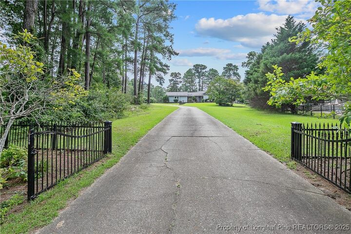 Property Photo:  5350 Club House Lane  NC 28348 