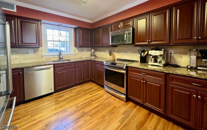 Property Photo: 3 Beacon Hill Commons NJ 07442