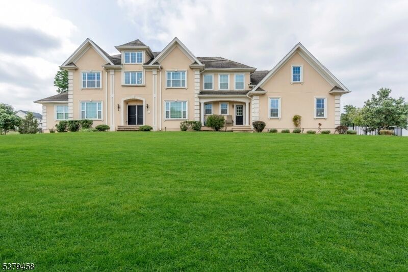 Property Photo:  4 Jamieson Way  NJ 08844 