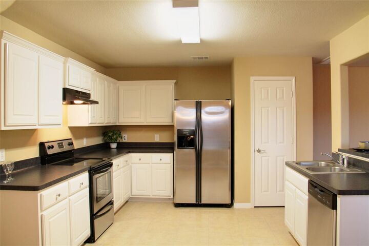 Property Photo: 29031 Village Creek Loop TX 77386