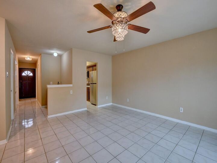 Property Photo: 6330 Creekbend Drive D TX 77096