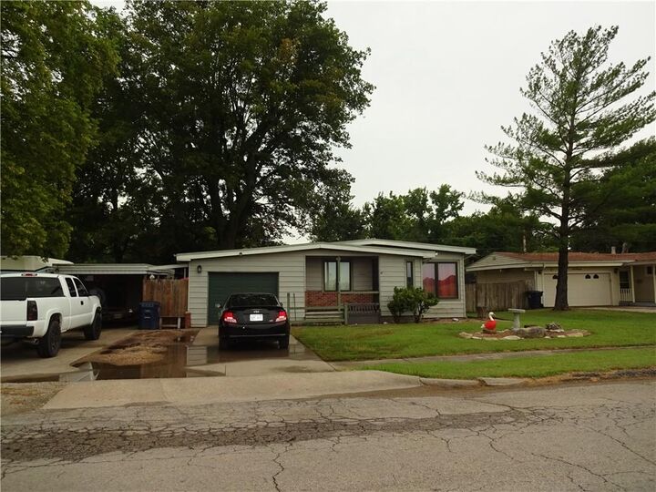 1009 W Oak Street  Independence KS 67301 photo