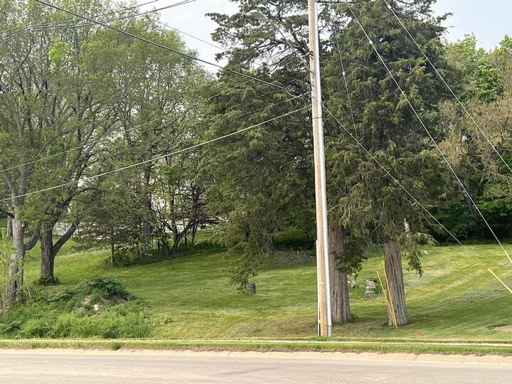 1207 E Bremer Avenue  Waverly IA 50677 photo