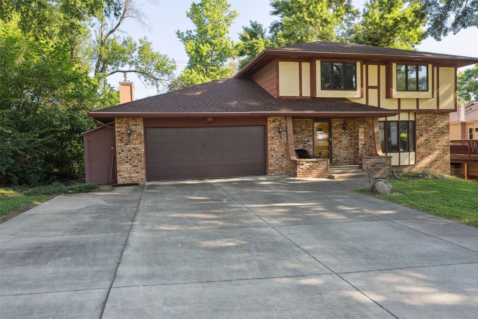 Property Photo: 2905 Watrous Avenue IA 50321