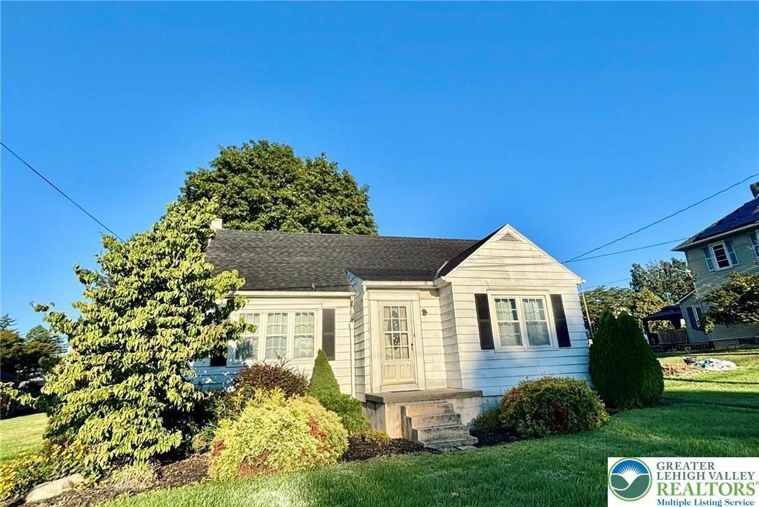 Property Photo: 23 Schoeneck Avenue PA 18064