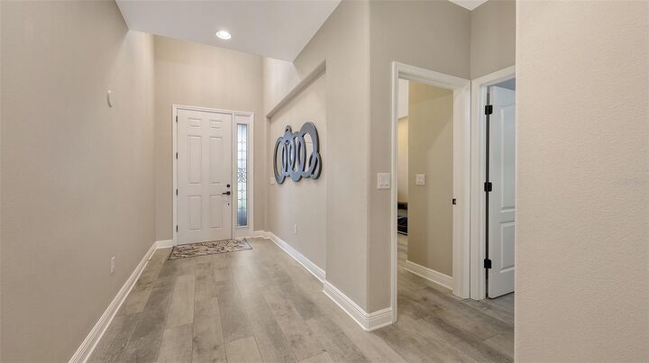Property Photo:  2821 Oriole Drive  FL 34243 