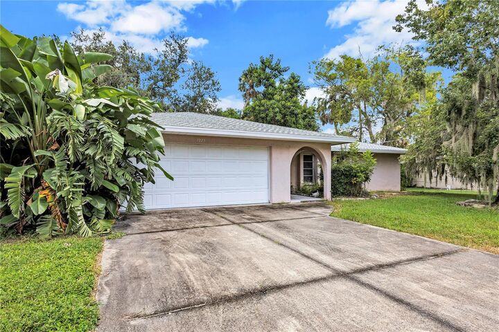 Property Photo: 7223 N Leewynn Drive FL 34240