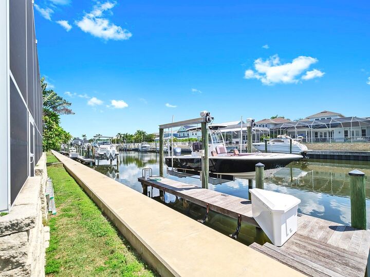 Property Photo: 5711 Tortoise Place FL 33572