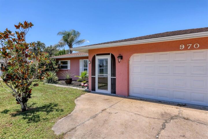 Property Photo: 970 Flamingo Road FL 34293