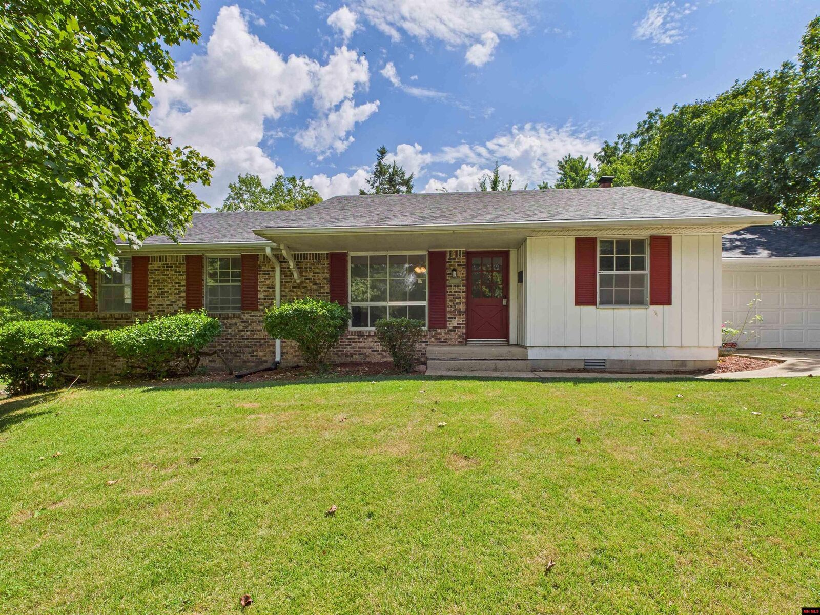 Property Photo:  702 E 2nd Street  AR 72653 