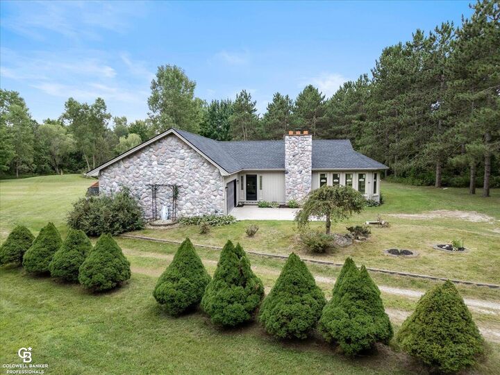 Property Photo: 7171 Hewitt Road MI 48032