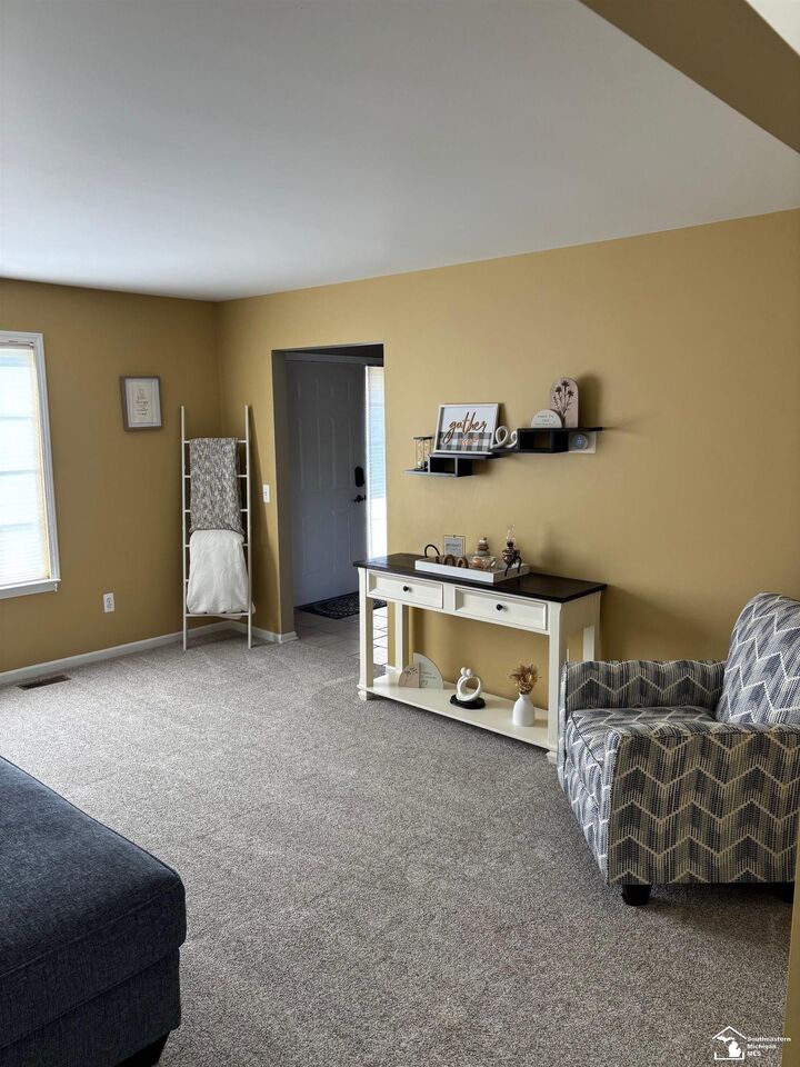 Property Photo:  209 Caribou Run Street  MI 48131-9568 