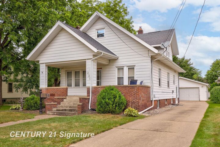 Property Photo: 230 E Genesee Street MI 48734