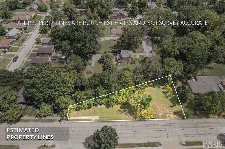 Property Photo: 7765 Weston Place MO 63117
