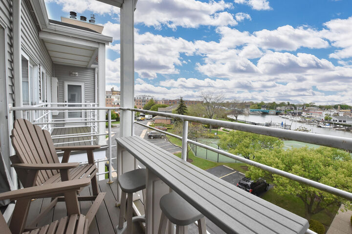 Property Photo: 35 Harborview Dr 314 WI 53403