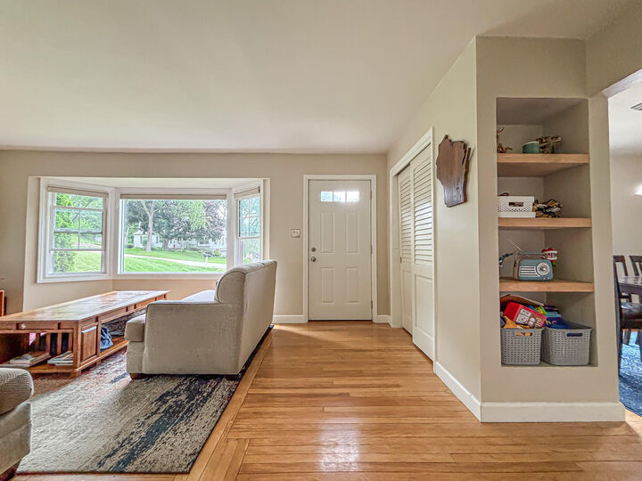 Property Photo: 1135 Forest Ln WI 53005