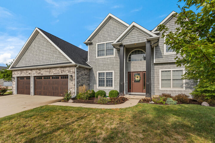 Property Photo: 1621 English Oak Drive IL 61822