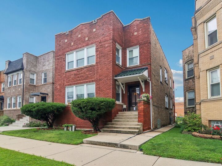 Property Photo: 6141 N Artesian Avenue IL 60659