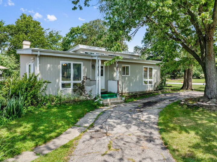 Property Photo: 1506 Glen Ellyn Road IL 60139