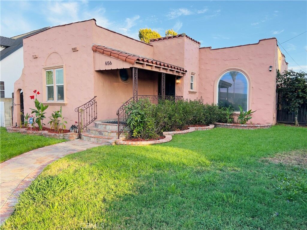 Property Photo: 656 W 117th CA 90044