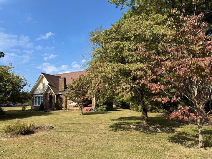 Property Photo: 507 Lafayette Rd TN 37150