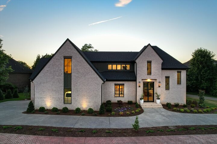 Property Photo: 843 Plantation Blvd TN 37066