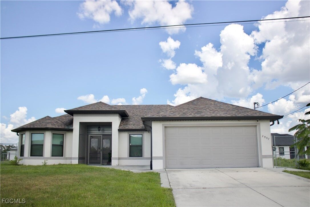 Property Photo: 2907 Donald Avenue S FL 33976