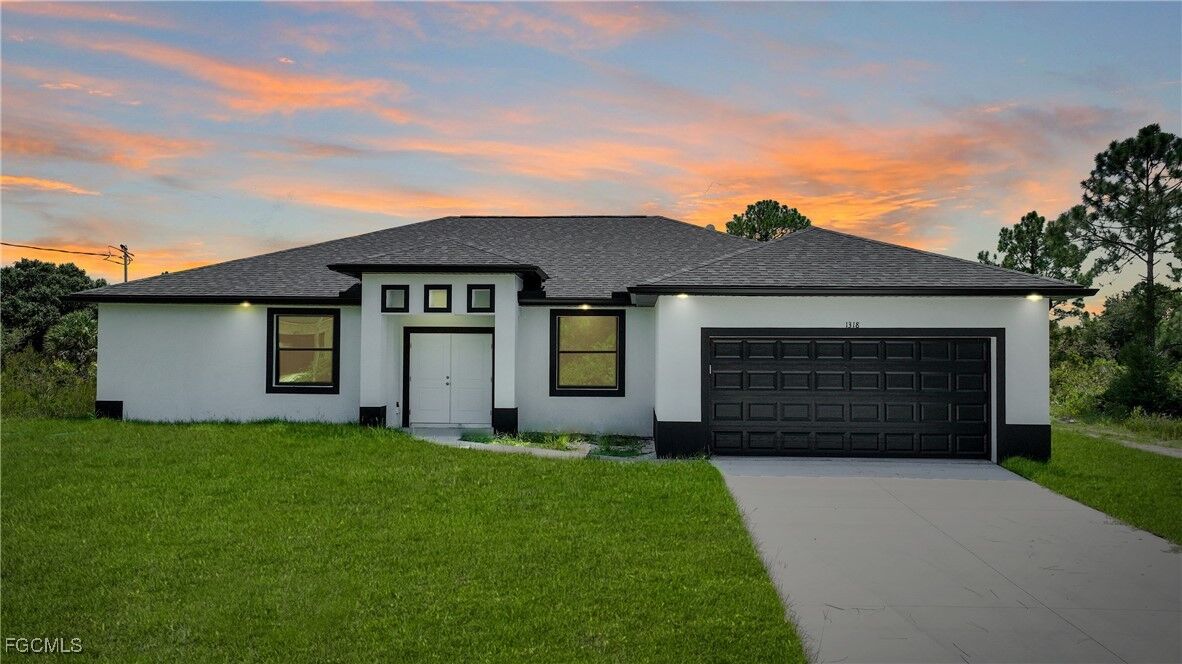 Property Photo: 1318 Plumosa Avenue FL 33972