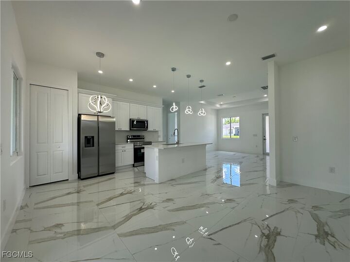 Property Photo:  3124 35th Street SW  FL 33976 