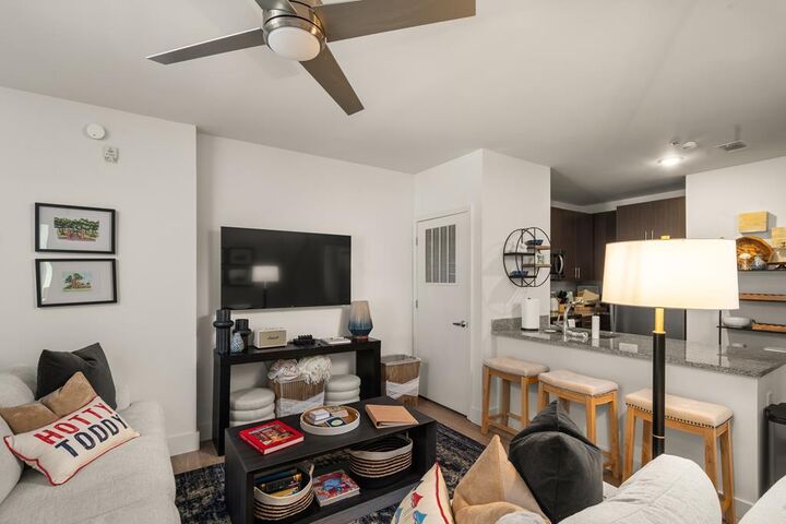 Property Photo:  514 E. Jackson Avenue #101  MS 38655 