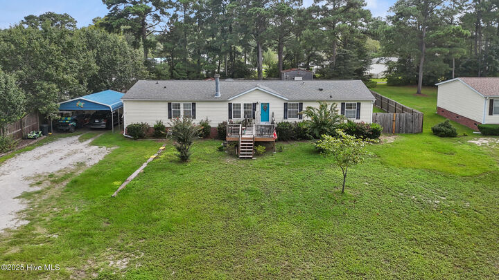 Property Photo: 391 Topsail Plantation Drive NC 28443