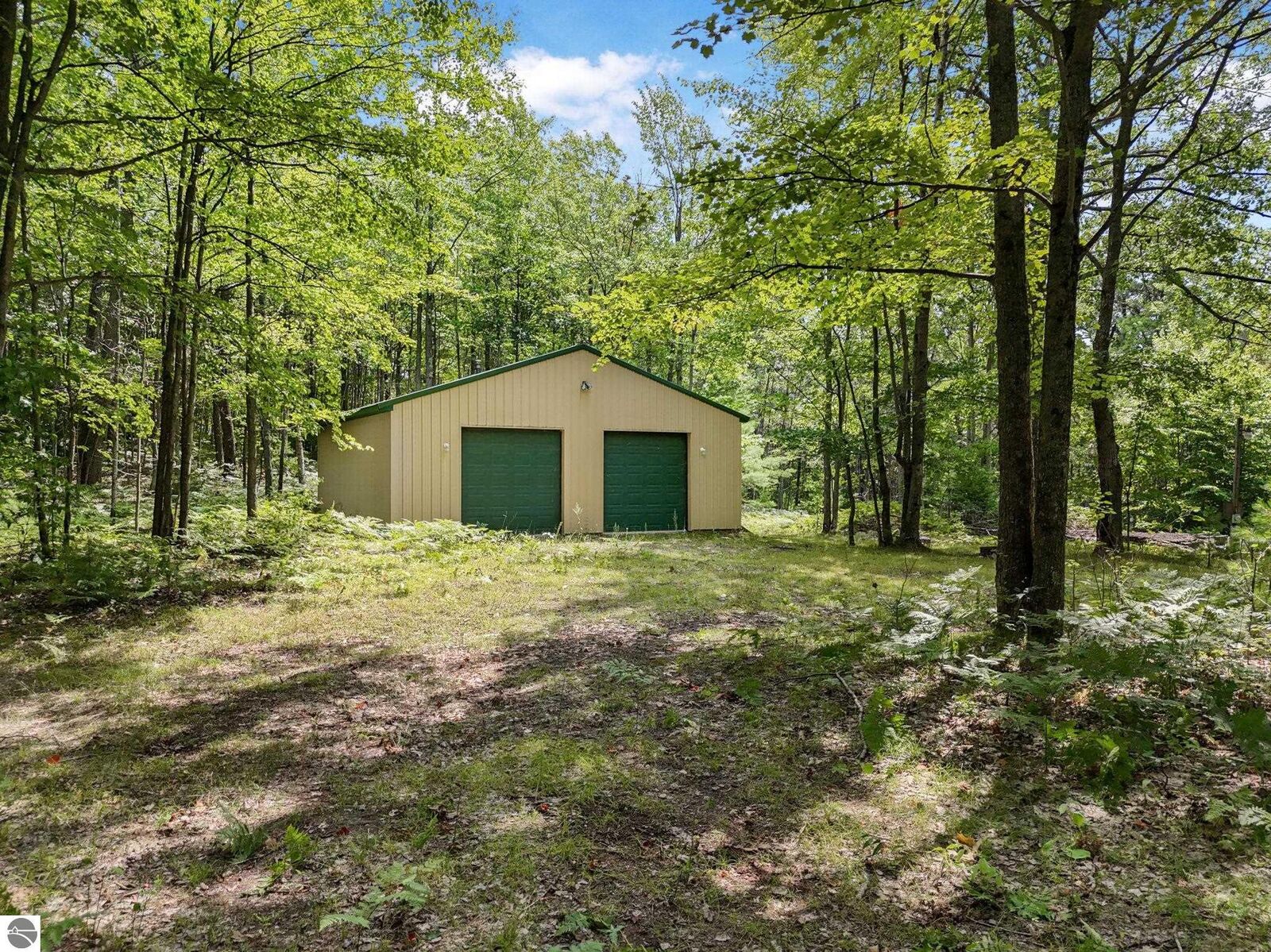 Property Photo: 1050 N 47 1/2 Road MI 49663
